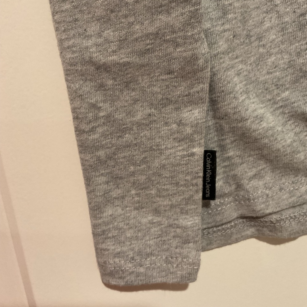 Calvin Klein jeans grey oversized T-shirt size Medium NWT - Picture 4 of 6